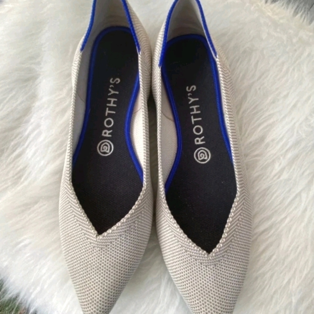 Rothy's Point Flats in Salt Honeycomb, size 8